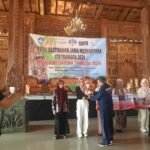 Sastra Jawa Kembali Berkibar: Anugerah Sastra Triwida 2024 Kepada Siswa MTsN 2 Sidoarjo